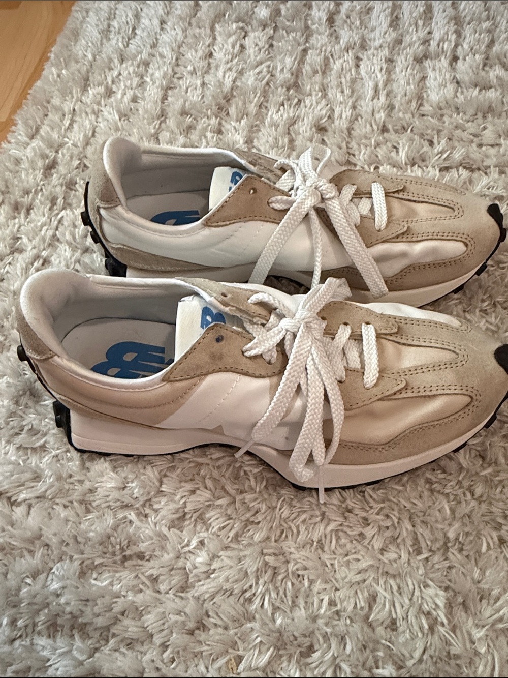 NEW Balance 327 Neutral Beige & White Sneakers - Picture 3 of 4